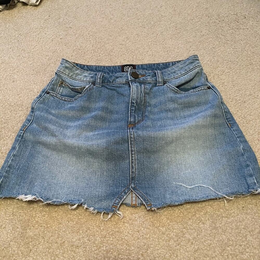 5/$20- BDG destroyed denim skirt